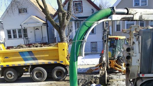 President Joe Biden announces the replacement of water pipes in Milwaukee